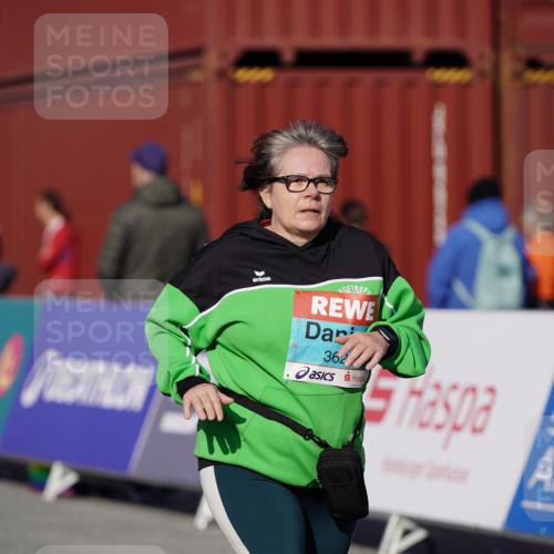 03.10.2025 - Köhlbrandbrückenlauf Michael Burmester http://msf.ph/oto/9034781 03.10.2025 10:45:27 Ziel 3624 meine-sportfotos.de