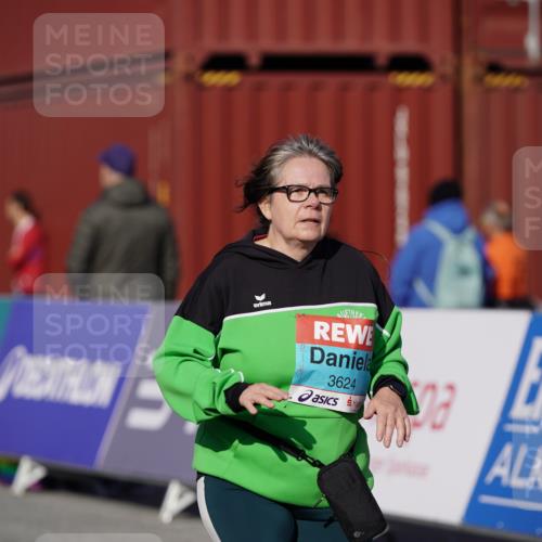 03.10.2025 - Köhlbrandbrückenlauf Michael Burmester http://msf.ph/oto/9034785 03.10.2025 10:45:27 Ziel 3624 meine-sportfotos.de