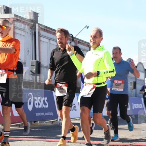 03.10.2025 - Köhlbrandbrückenlauf Luisa Fischer http://msf.ph/oto/9034840 03.10.2025 13:16:48 Ziel 4168, 4235, 4330, 4356, 4431, 4551, 4605, 4813, 5028, 5053, 5099, 5166, 5385, 5386, 5453, 5467, 6286, 6299, 6340, 6343, 6620, 6697, 6746, 6785 meine-sportfotos.de