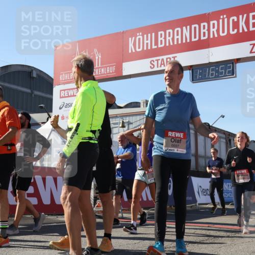03.10.2025 - Köhlbrandbrückenlauf Luisa Fischer http://msf.ph/oto/9034854 03.10.2025 13:16:50 Ziel 4168, 4330, 4356, 4359, 4431, 4551, 4605, 4813, 5028, 5053, 5099, 5166, 5302, 5385, 5386, 5453, 5467, 6286, 6299, 6340, 6343, 6620, 6658, 6697, 6746, 6785 meine-sportfotos.de
