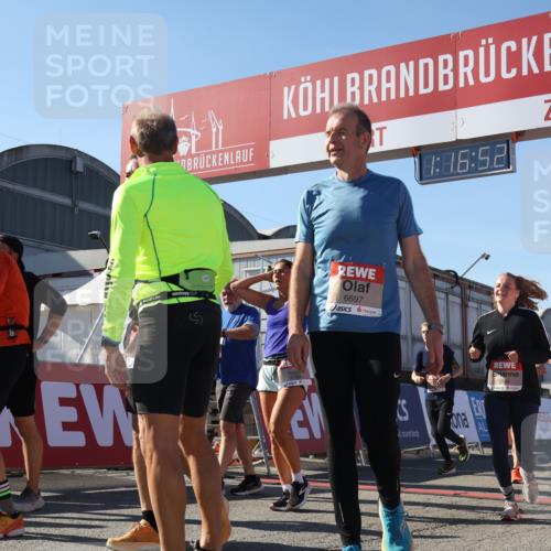 03.10.2025 - Köhlbrandbrückenlauf Luisa Fischer http://msf.ph/oto/9034855 03.10.2025 13:16:51 Ziel 4168, 4330, 4356, 4359, 4431, 4551, 4605, 4813, 5028, 5053, 5099, 5166, 5302, 5385, 5386, 5453, 5467, 5840, 6286, 6299, 6340, 6343, 6620, 6658, 6697, 6746, 6785 meine-sportfotos.de