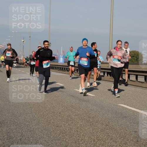 03.10.2025 - Köhlbrandbrückenlauf Fabian Wolf http://msf.ph/oto/9034880 03.10.2025 09:49:15 Position 3 3, 2798, 1864 meine-sportfotos.de