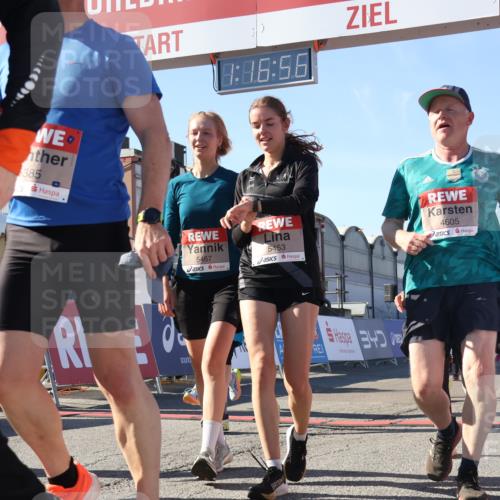 03.10.2025 - Köhlbrandbrückenlauf Luisa Fischer http://msf.ph/oto/9034881 03.10.2025 13:16:55 Ziel 4168, 4359, 4551, 4605, 4978, 5028, 5053, 5099, 5100, 5166, 5302, 5385, 5386, 5453, 5467, 5840, 6286, 6299, 6340, 6343, 6474, 6620, 6623, 6626, 6658, 6697, 6746, 6785 meine-sportfotos.de