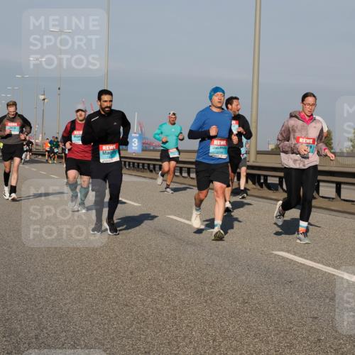 03.10.2025 - Köhlbrandbrückenlauf Fabian Wolf http://msf.ph/oto/9034886 03.10.2025 09:49:15 Position 3 180, 2798 meine-sportfotos.de