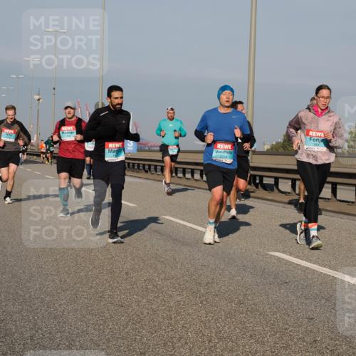 03.10.2025 - Köhlbrandbrückenlauf Fabian Wolf http://msf.ph/oto/9034890 03.10.2025 09:49:15 Position 3 2798, 1864 meine-sportfotos.de