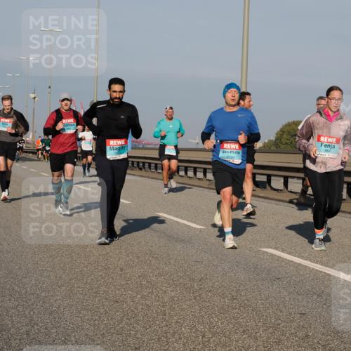 03.10.2025 - Köhlbrandbrückenlauf Fabian Wolf http://msf.ph/oto/9034893 03.10.2025 09:49:15 Position 3 1808, 1931, 2798, 1864 meine-sportfotos.de