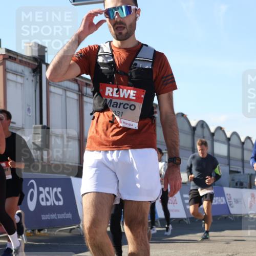 03.10.2025 - Köhlbrandbrückenlauf Luisa Fischer http://msf.ph/oto/9034903 03.10.2025 13:17:05 Ziel 4242, 4331, 4359, 4361, 4861, 4978, 4982, 5033, 5073, 5087, 5090, 5100, 5302, 5479, 5667, 5840, 6474, 6623, 6626, 6658 meine-sportfotos.de