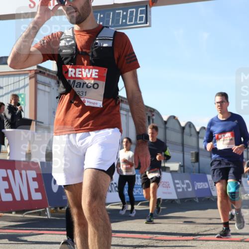 03.10.2025 - Köhlbrandbrückenlauf Luisa Fischer http://msf.ph/oto/9034906 03.10.2025 13:17:05 Ziel 4242, 4331, 4359, 4361, 4861, 4978, 4982, 5033, 5073, 5087, 5090, 5100, 5302, 5479, 5667, 5840, 6474, 6623, 6626, 6658 meine-sportfotos.de