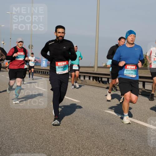 03.10.2025 - Köhlbrandbrückenlauf Fabian Wolf http://msf.ph/oto/9034909 03.10.2025 09:49:16 Position 3 1808, 3, 1931, 2798 meine-sportfotos.de