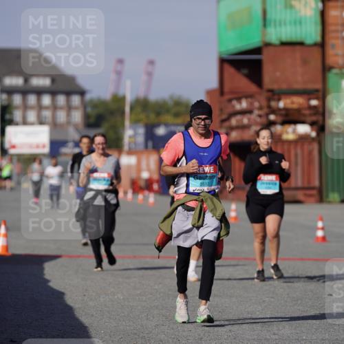 03.10.2025 - Köhlbrandbrückenlauf Michael Burmester http://msf.ph/oto/9034913 03.10.2025 10:45:46 Ziel 2486, 3098, 3100, 3103, 3370, 3512, 3824 meine-sportfotos.de