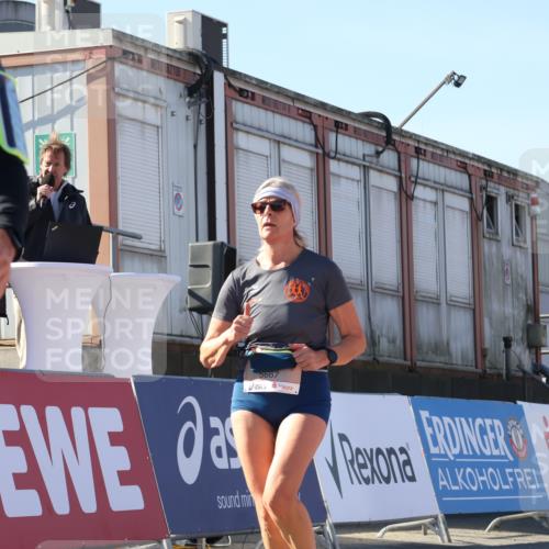 03.10.2025 - Köhlbrandbrückenlauf Luisa Fischer http://msf.ph/oto/9034918 03.10.2025 13:17:09 Ziel 4242, 4331, 4361, 4861, 4978, 4982, 5033, 5073, 5087, 5090, 5100, 5429, 5479, 5544, 5667, 6431, 6623, 6626 meine-sportfotos.de