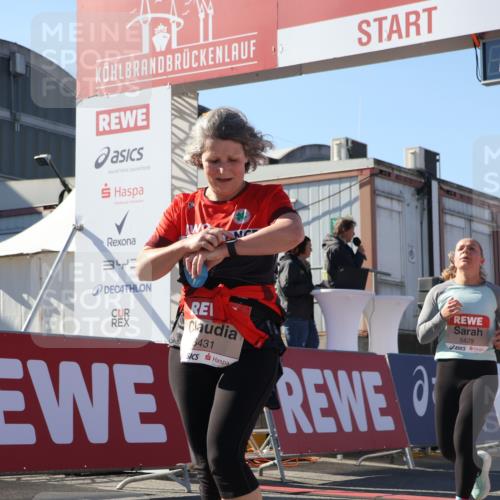 03.10.2025 - Köhlbrandbrückenlauf Luisa Fischer http://msf.ph/oto/9034938 03.10.2025 13:17:14 Ziel 4242, 4361, 4404, 4982, 4988, 5033, 5073, 5087, 5090, 5429, 5479, 5544, 5638, 5642, 5667, 5890, 5943, 6431 meine-sportfotos.de
