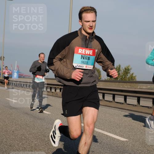03.10.2025 - Köhlbrandbrückenlauf Fabian Wolf http://msf.ph/oto/9034956 03.10.2025 09:49:20 Position 3 3, 1623, 1326 meine-sportfotos.de