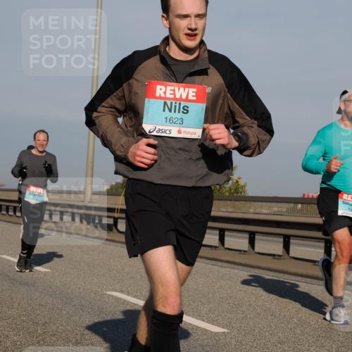 03.10.2025 - Köhlbrandbrückenlauf Fabian Wolf http://msf.ph/oto/9034960 03.10.2025 09:49:20 Position 3 1308, 1623, 1326 meine-sportfotos.de