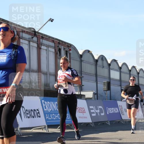 03.10.2025 - Köhlbrandbrückenlauf Luisa Fischer http://msf.ph/oto/9034974 03.10.2025 13:17:21 Ziel 4404, 4686, 4988, 5007, 5008, 5031, 5429, 5544, 5638, 5642, 5890, 5943, 6389, 6431 meine-sportfotos.de