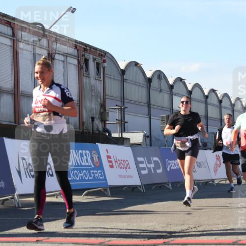 03.10.2025 - Köhlbrandbrückenlauf Luisa Fischer http://msf.ph/oto/9034979 03.10.2025 13:17:22 Ziel 4404, 4686, 4988, 5007, 5008, 5031, 5429, 5544, 5638, 5642, 5890, 5943, 6389, 6431 meine-sportfotos.de