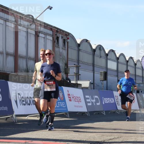 03.10.2025 - Köhlbrandbrückenlauf Luisa Fischer http://msf.ph/oto/9035023 03.10.2025 13:17:34 Ziel 4012, 4686, 4746, 4818, 5007, 5008, 5906, 5909, 6069, 6388, 6710 meine-sportfotos.de