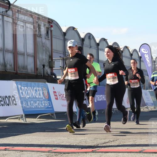 03.10.2025 - Köhlbrandbrückenlauf Luisa Fischer http://msf.ph/oto/9035057 03.10.2025 13:17:41 Ziel 4012, 4410, 4645, 4679, 4746, 4818, 5339, 5731, 5732, 5906, 5909, 6331, 6388, 6704, 6710 meine-sportfotos.de