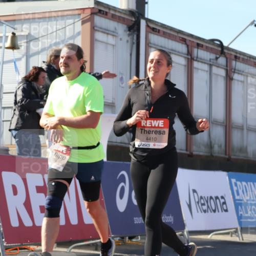 03.10.2025 - Köhlbrandbrückenlauf Luisa Fischer http://msf.ph/oto/9035074 03.10.2025 13:17:44 Ziel 4410, 4645, 4679, 4829, 5168, 5339, 5685, 5731, 5732, 5906, 5909, 5917, 6331, 6388, 6485, 6704 meine-sportfotos.de