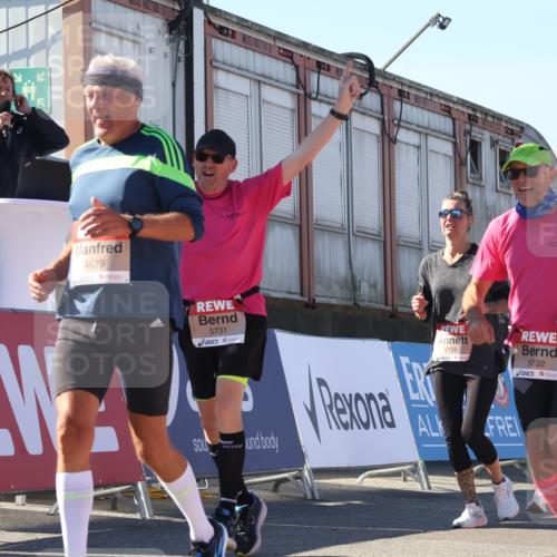 03.10.2025 - Köhlbrandbrückenlauf Luisa Fischer http://msf.ph/oto/9035084 03.10.2025 13:17:46 Ziel 4410, 4645, 4679, 4829, 5168, 5339, 5685, 5731, 5732, 5917, 6331, 6388, 6485, 6704 meine-sportfotos.de
