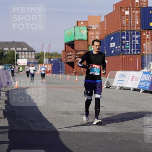 03.10.2025 - Köhlbrandbrückenlauf Michael Burmester http://msf.ph/oto/9035087 03.10.2025 10:45:59 Ziel 3801 meine-sportfotos.de