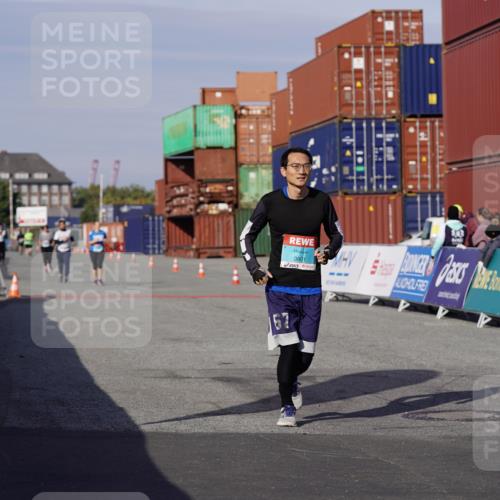 03.10.2025 - Köhlbrandbrückenlauf Michael Burmester http://msf.ph/oto/9035093 03.10.2025 10:46:00 Ziel 3801 meine-sportfotos.de