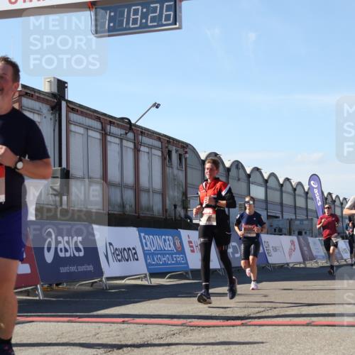 03.10.2025 - Köhlbrandbrückenlauf Luisa Fischer http://msf.ph/oto/9035125 03.10.2025 13:18:25 Ziel 4154, 4280, 4341, 4560, 4581, 4600, 4760, 4819, 4882, 5192, 5379, 5440, 5691, 5722, 5816, 6001 meine-sportfotos.de