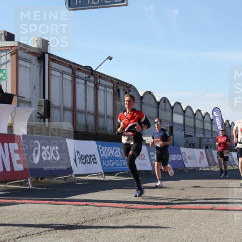 03.10.2025 - Köhlbrandbrückenlauf Luisa Fischer http://msf.ph/oto/9035128 03.10.2025 13:18:25 Ziel 4154, 4280, 4341, 4560, 4581, 4600, 4760, 4819, 4882, 5192, 5379, 5440, 5691, 5722, 5816, 6001 meine-sportfotos.de