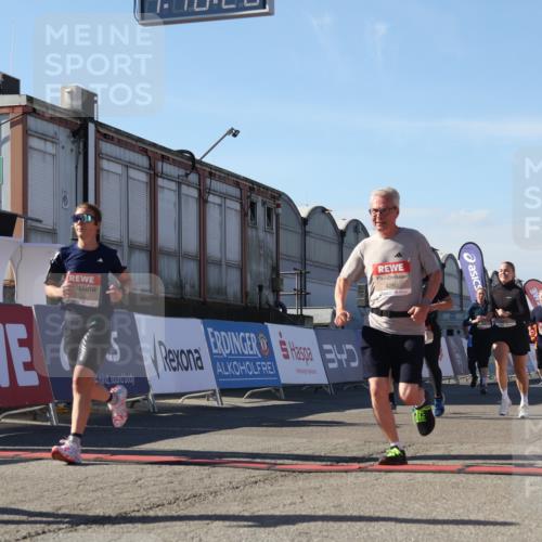 03.10.2025 - Köhlbrandbrückenlauf Luisa Fischer http://msf.ph/oto/9035138 03.10.2025 13:18:27 Ziel 4154, 4280, 4341, 4560, 4760, 4819, 4826, 4882, 5192, 5379, 5440, 5691, 5722, 5816, 6001, 6084, 6700 meine-sportfotos.de