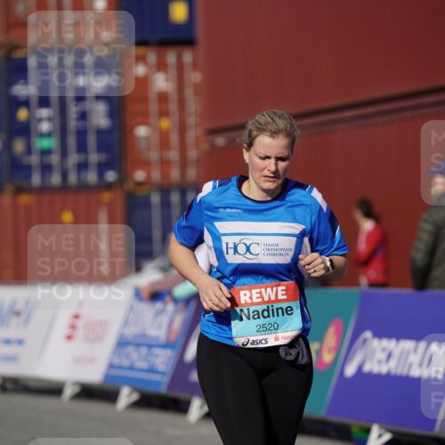 03.10.2025 - Köhlbrandbrückenlauf Michael Burmester http://msf.ph/oto/9035152 03.10.2025 10:46:19 Ziel 2520, 3692 meine-sportfotos.de