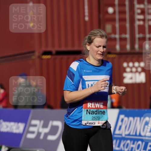 03.10.2025 - Köhlbrandbrückenlauf Michael Burmester http://msf.ph/oto/9035160 03.10.2025 10:46:20 Ziel 3692 meine-sportfotos.de
