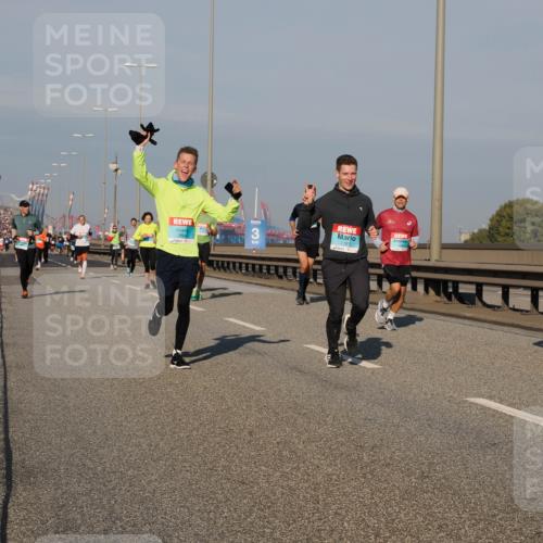 03.10.2025 - Köhlbrandbrückenlauf Fabian Wolf http://msf.ph/oto/9035168 03.10.2025 09:49:37 Position 3 2767, 3804, 1239, 1 meine-sportfotos.de
