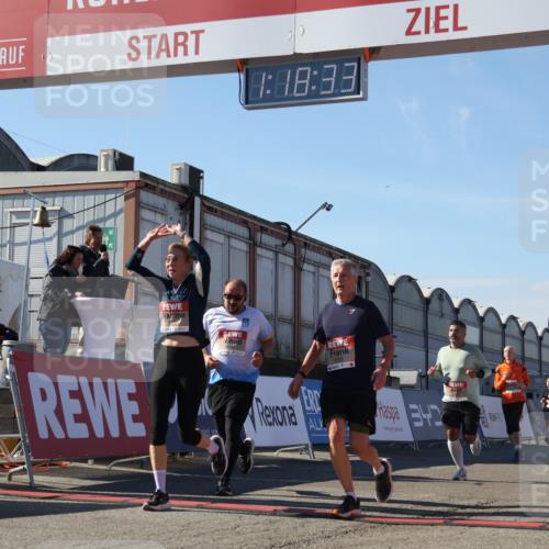 03.10.2025 - Köhlbrandbrückenlauf Luisa Fischer http://msf.ph/oto/9035170 03.10.2025 13:18:32 Ziel 4154, 4280, 4341, 4560, 4606, 4760, 4796, 4819, 4826, 4882, 5178, 5192, 5440, 5722, 6084, 6700, 6758 meine-sportfotos.de