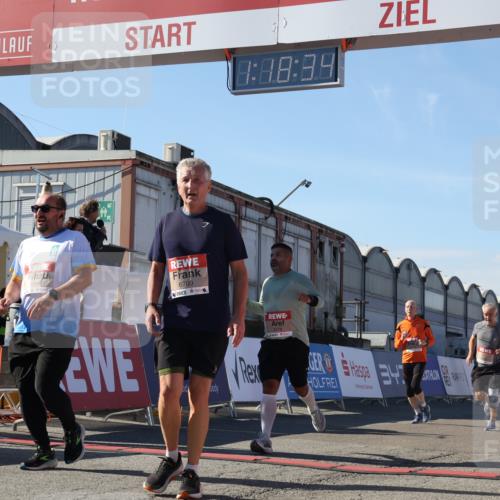 03.10.2025 - Köhlbrandbrückenlauf Luisa Fischer http://msf.ph/oto/9035179 03.10.2025 13:18:33 Ziel 4154, 4280, 4341, 4560, 4606, 4760, 4796, 4819, 4826, 4882, 5178, 5192, 5722, 6084, 6700, 6758 meine-sportfotos.de