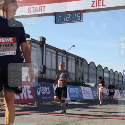 03.10.2025 - Köhlbrandbrückenlauf Luisa Fischer http://msf.ph/oto/9035194 03.10.2025 13:18:35 Ziel 4154, 4280, 4341, 4560, 4606, 4796, 4812, 4819, 4826, 4882, 5115, 5178, 5192, 5722, 6084, 6596, 6700, 6758 meine-sportfotos.de