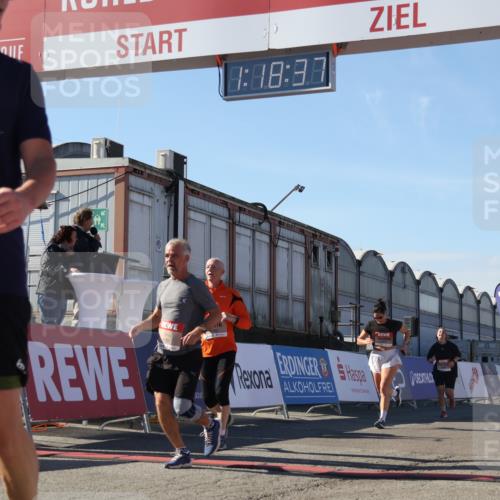 03.10.2025 - Köhlbrandbrückenlauf Luisa Fischer http://msf.ph/oto/9035196 03.10.2025 13:18:35 Ziel 4154, 4280, 4341, 4560, 4606, 4796, 4812, 4819, 4826, 4882, 5115, 5178, 5192, 5722, 6084, 6596, 6700, 6758 meine-sportfotos.de
