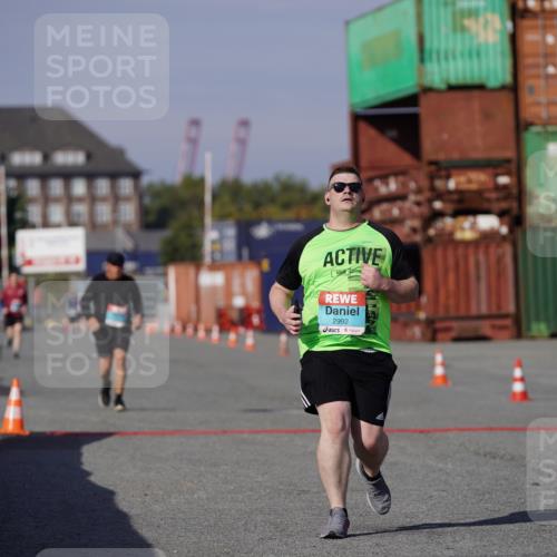 03.10.2025 - Köhlbrandbrückenlauf Michael Burmester http://msf.ph/oto/9035203 03.10.2025 10:46:36 Ziel 2992 meine-sportfotos.de
