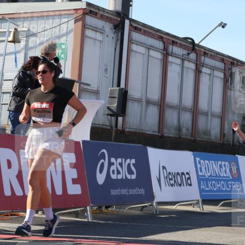 03.10.2025 - Köhlbrandbrückenlauf Luisa Fischer http://msf.ph/oto/9035206 03.10.2025 13:18:37 Ziel 4154, 4280, 4606, 4796, 4812, 4819, 4826, 4882, 5115, 5178, 5192, 6084, 6429, 6500, 6596, 6700, 6758 meine-sportfotos.de