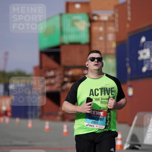 03.10.2025 - Köhlbrandbrückenlauf Michael Burmester http://msf.ph/oto/9035221 03.10.2025 10:46:38 Ziel 2992 meine-sportfotos.de