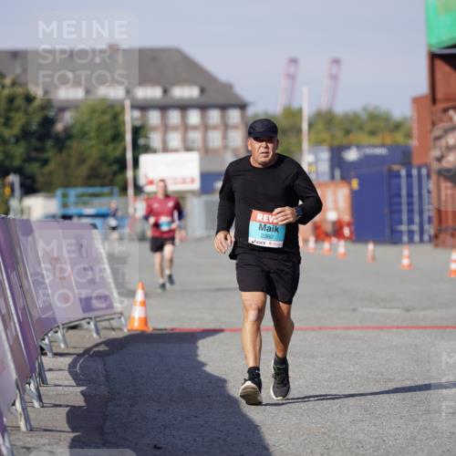 03.10.2025 - Köhlbrandbrückenlauf Michael Burmester http://msf.ph/oto/9035225 03.10.2025 10:46:45 Ziel 2360 meine-sportfotos.de