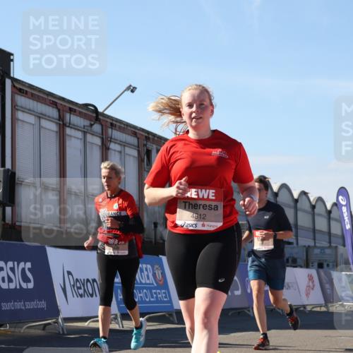 03.10.2025 - Köhlbrandbrückenlauf Luisa Fischer http://msf.ph/oto/9035226 03.10.2025 13:18:40 Ziel 4154, 4606, 4796, 4812, 4826, 5115, 5178, 6084, 6429, 6500, 6596, 6700, 6758 meine-sportfotos.de