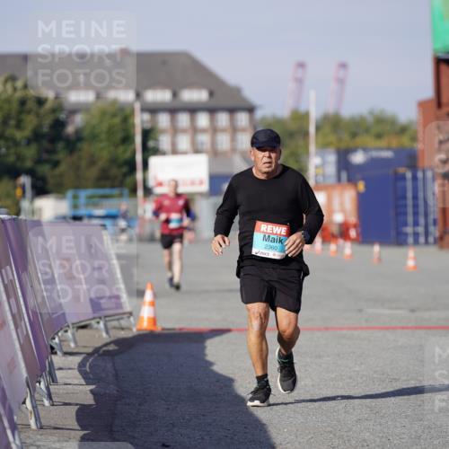 03.10.2025 - Köhlbrandbrückenlauf Michael Burmester http://msf.ph/oto/9035230 03.10.2025 10:46:45 Ziel 2360 meine-sportfotos.de