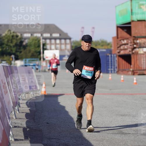 03.10.2025 - Köhlbrandbrückenlauf Michael Burmester http://msf.ph/oto/9035235 03.10.2025 10:46:47 Ziel 2360 meine-sportfotos.de