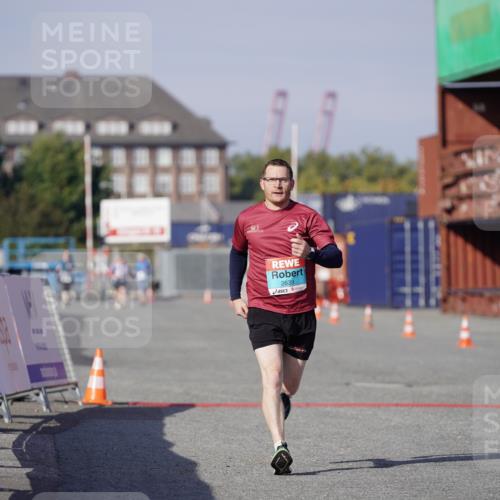 03.10.2025 - Köhlbrandbrückenlauf Michael Burmester http://msf.ph/oto/9035252 03.10.2025 10:46:54 Ziel 2639 meine-sportfotos.de