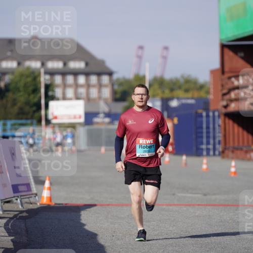 03.10.2025 - Köhlbrandbrückenlauf Michael Burmester http://msf.ph/oto/9035256 03.10.2025 10:46:54 Ziel 2639 meine-sportfotos.de