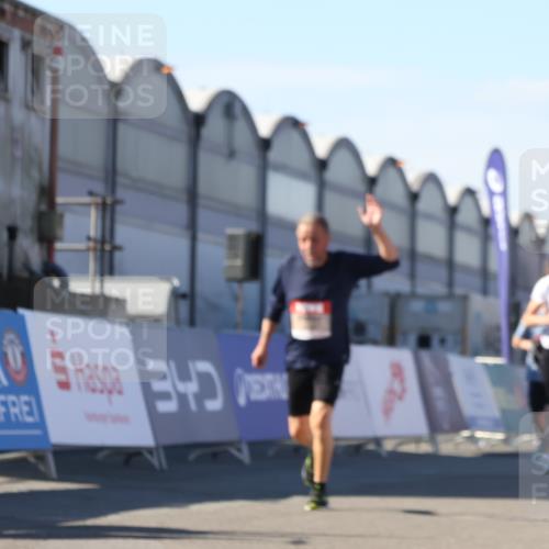 03.10.2025 - Köhlbrandbrückenlauf Luisa Fischer http://msf.ph/oto/9035267 03.10.2025 13:18:48 Ziel 4077, 4556, 4606, 4756, 4812, 5115, 6429, 6500, 6506, 6556, 6596 meine-sportfotos.de