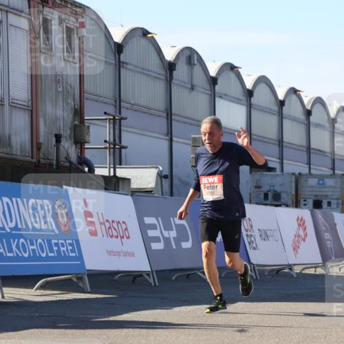 03.10.2025 - Köhlbrandbrückenlauf Luisa Fischer http://msf.ph/oto/9035269 03.10.2025 13:18:49 Ziel 4077, 4556, 4756, 4812, 5115, 6429, 6500, 6506, 6556, 6596, 6795 meine-sportfotos.de