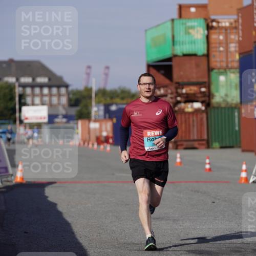03.10.2025 - Köhlbrandbrückenlauf Michael Burmester http://msf.ph/oto/9035277 03.10.2025 10:46:56 Ziel 2639 meine-sportfotos.de