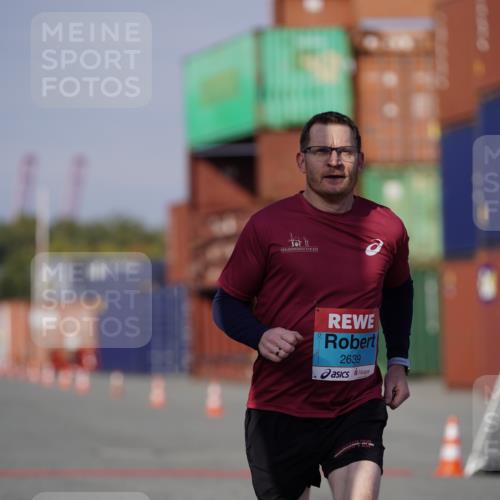03.10.2025 - Köhlbrandbrückenlauf Michael Burmester http://msf.ph/oto/9035280 03.10.2025 10:46:57 Ziel 2639 meine-sportfotos.de