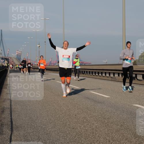 03.10.2025 - Köhlbrandbrückenlauf Fabian Wolf http://msf.ph/oto/9035303 03.10.2025 09:49:47 Position 3  meine-sportfotos.de